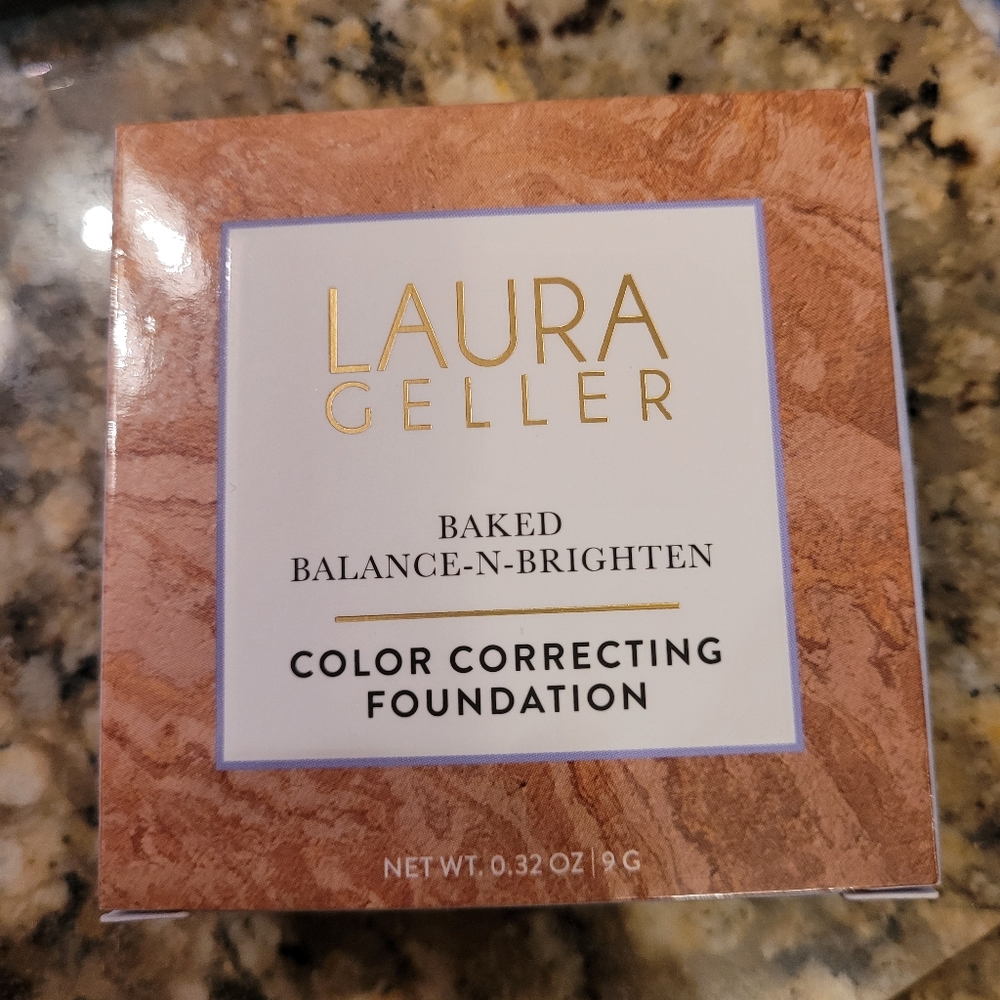 Laura Geller Balance-n-Brighten medium foundation, NEW